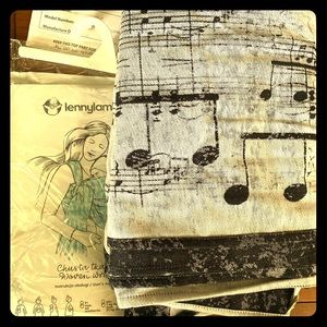 BNWT LENNY LAMB SYMPHONY CLASSIC WOVEN WRAP